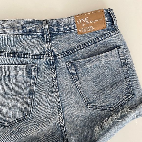 One teaspoon Outlaws Distressed Denim Shorts 26 - Picture 8 of 10